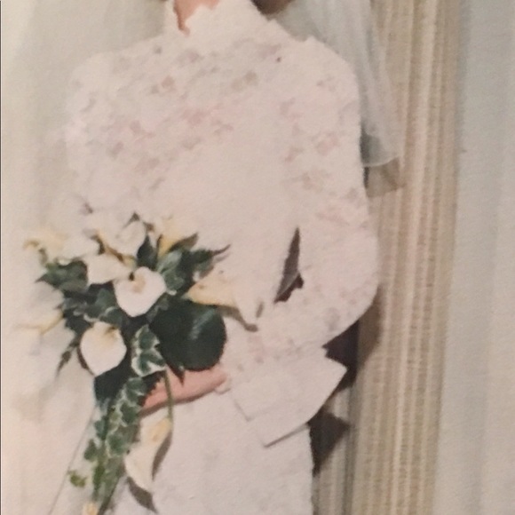 Dresses & Skirts - White lace wedding dress with pearl detail